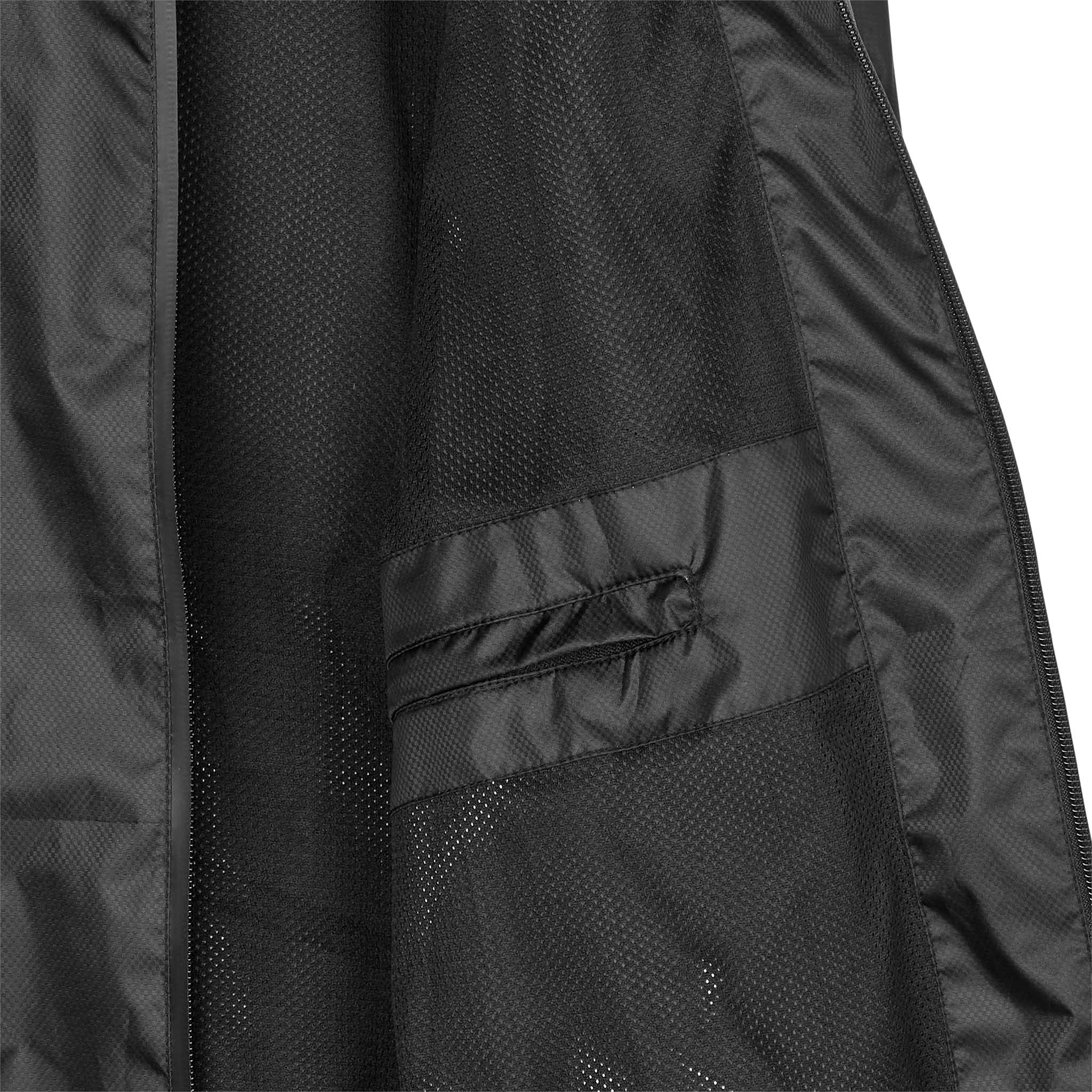 Nærbilde av svart All-weather jacket Monaco v24, Match & Training wear, med innvendig meshfôr og glidelåslomme.