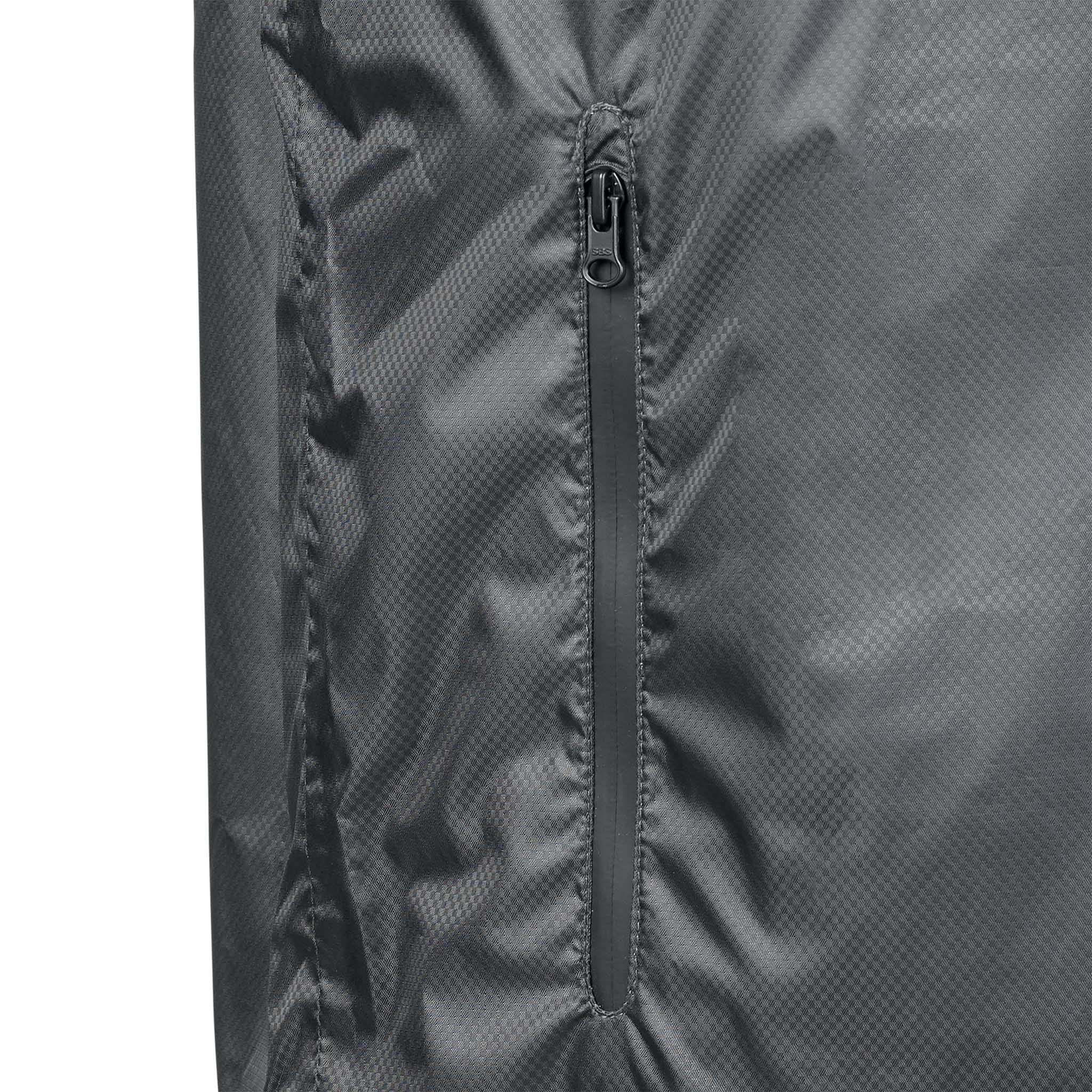 Nærbilde av grå All-weather jacket Monaco v24, Kamp- & treningstøy, med glidelåsdetalj og teksturert stoff.