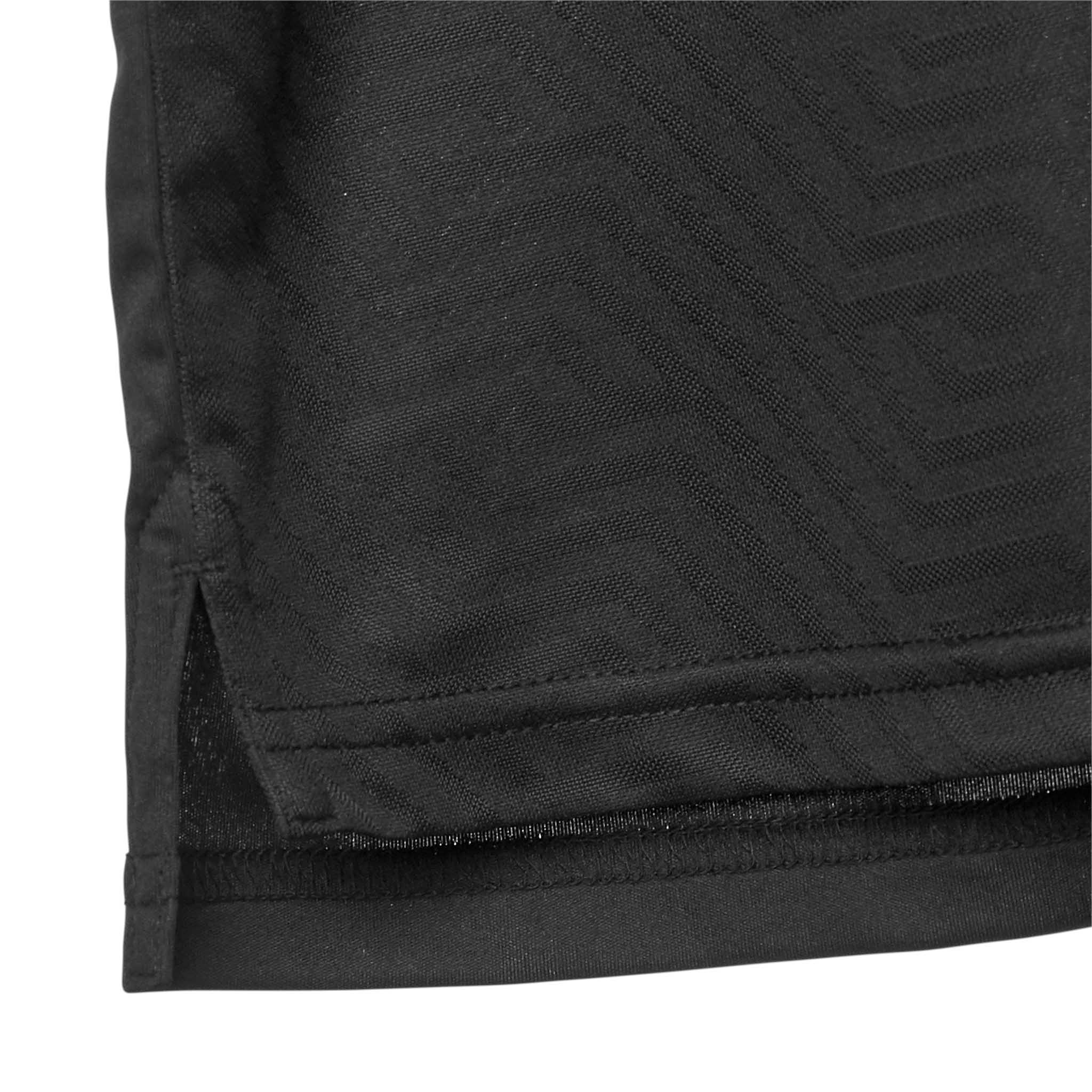 Nærbilde av sort Player shirt S/S Monaco v24 Match & Training wear, som viser kant og strukturert stoff.