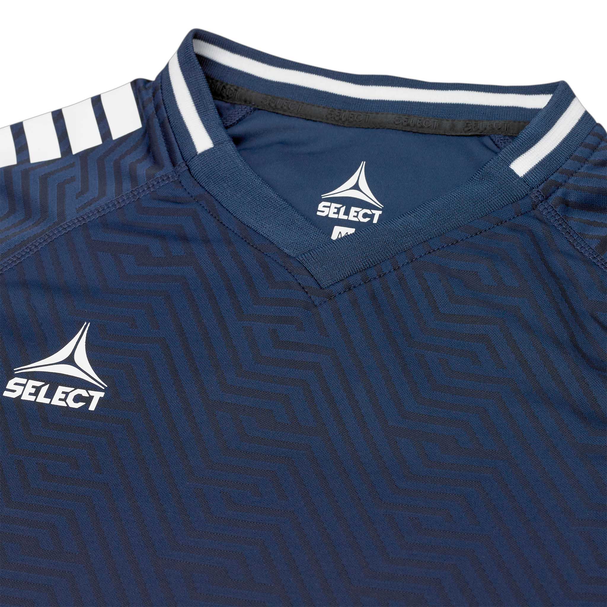 Nærbilde av marineblå Player shirt S/S Monaco v24 fotball kamp- og treningstøy, hvit kant og logo