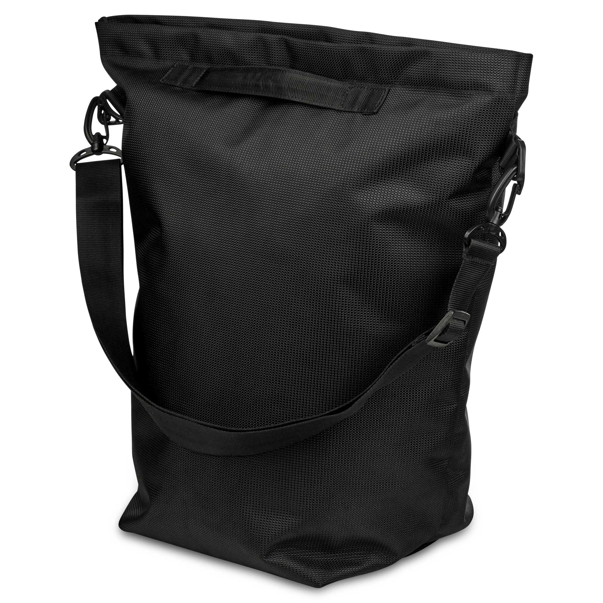 Svart Crossbody v25 sportsbag, sett bakfra, med justerbar skulderrem og topphåndtak.