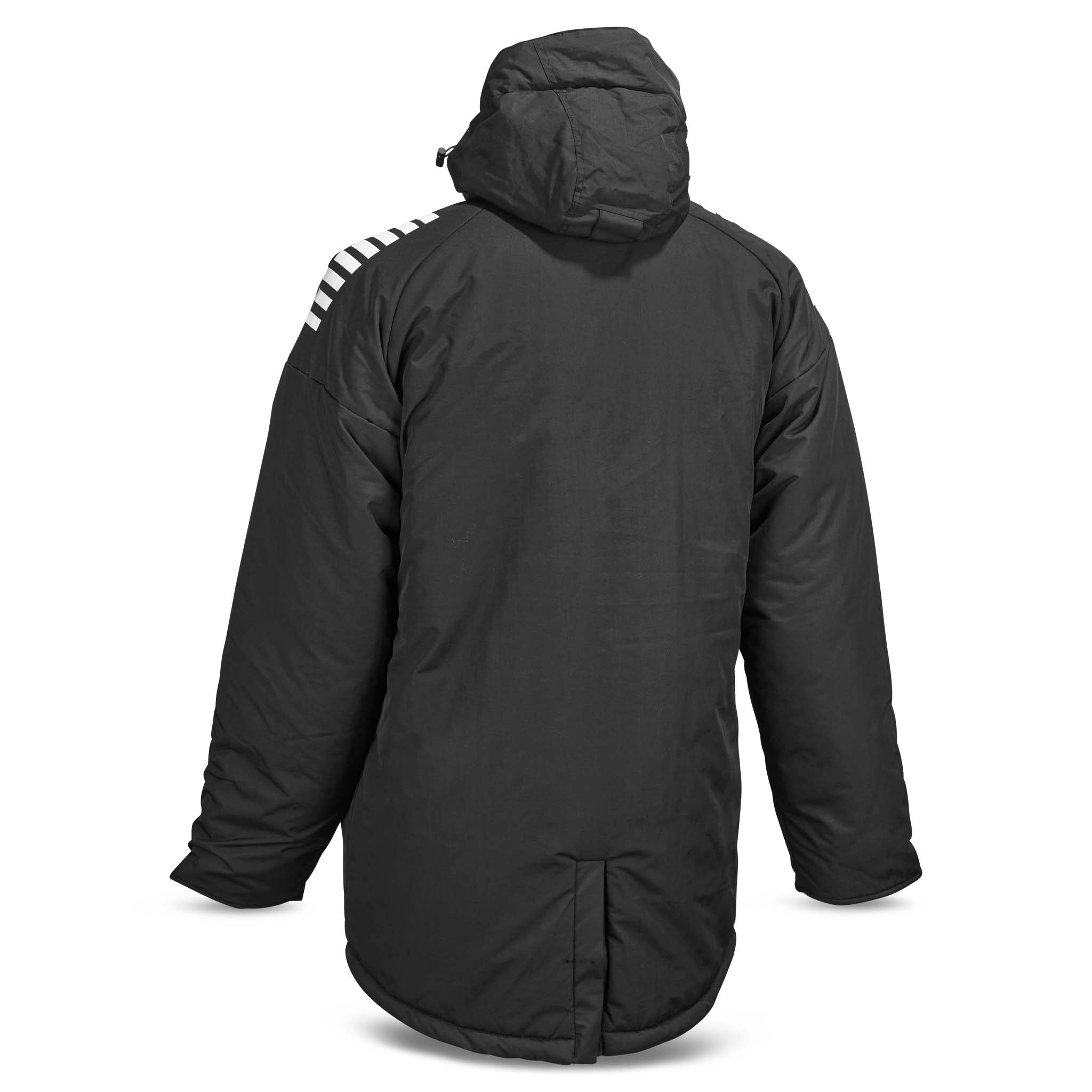 Svart Coach jacket Spain v25 med hvitstripede skuldre og hette, Match & Training wear, bakside.