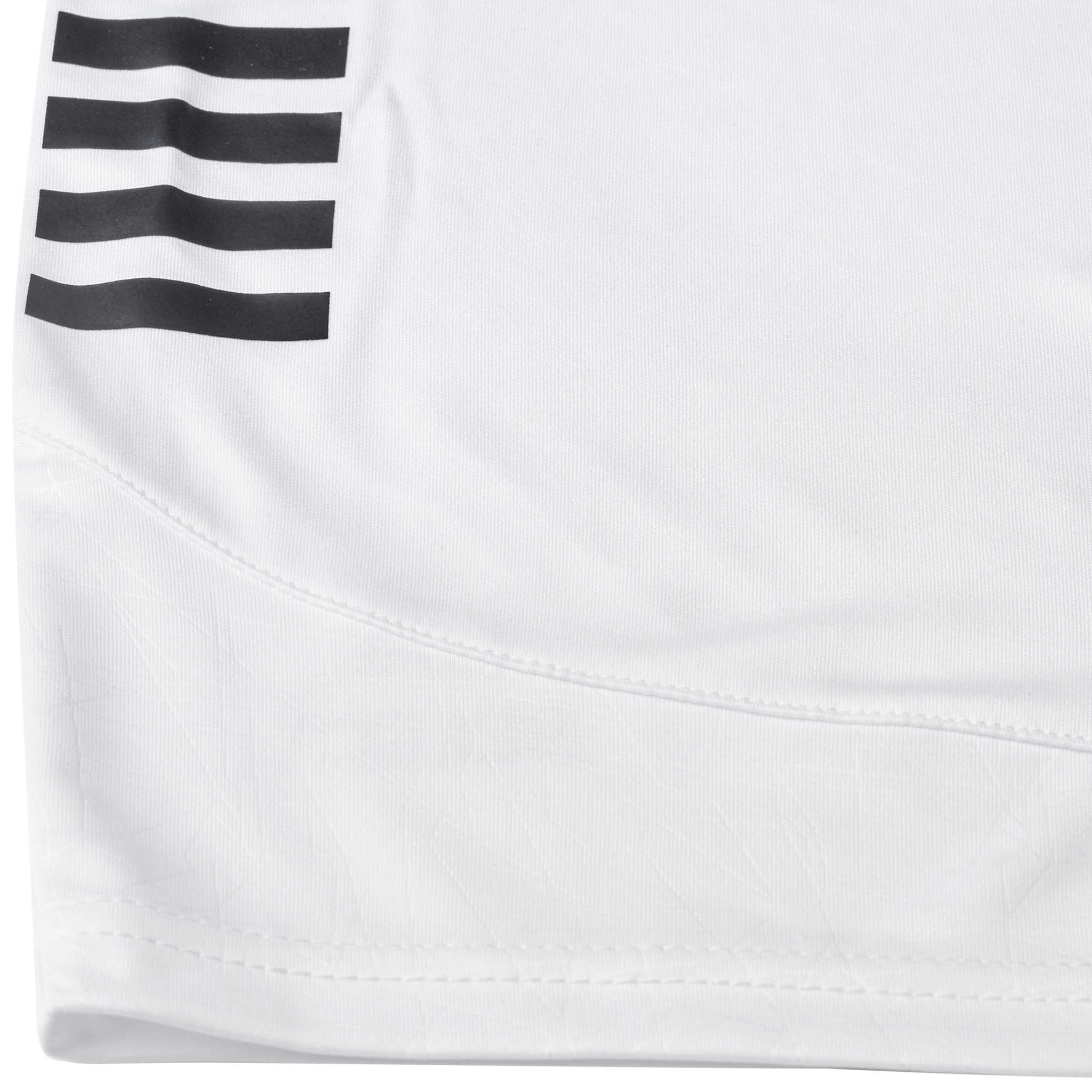 Nærbilde av hvite Player shorts Spain v25, Match & Training wear, med sort stripedetalj og kant.