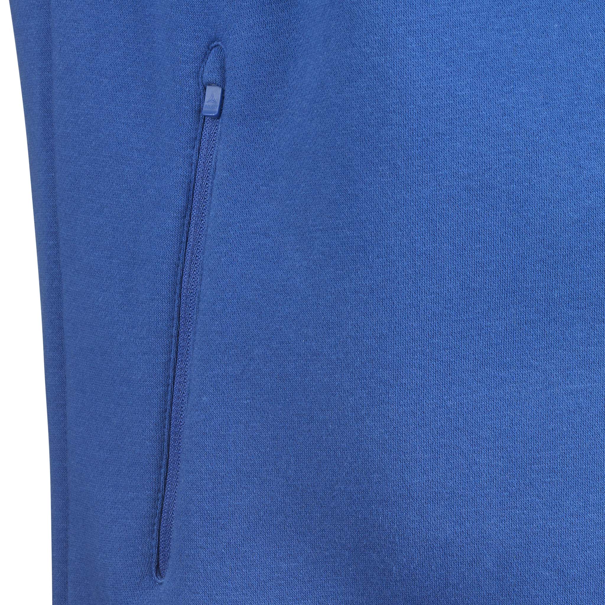 Nærbilde av blå Zip hoodie Oxford v25 fritidsklær med detalj av glidelåslomme