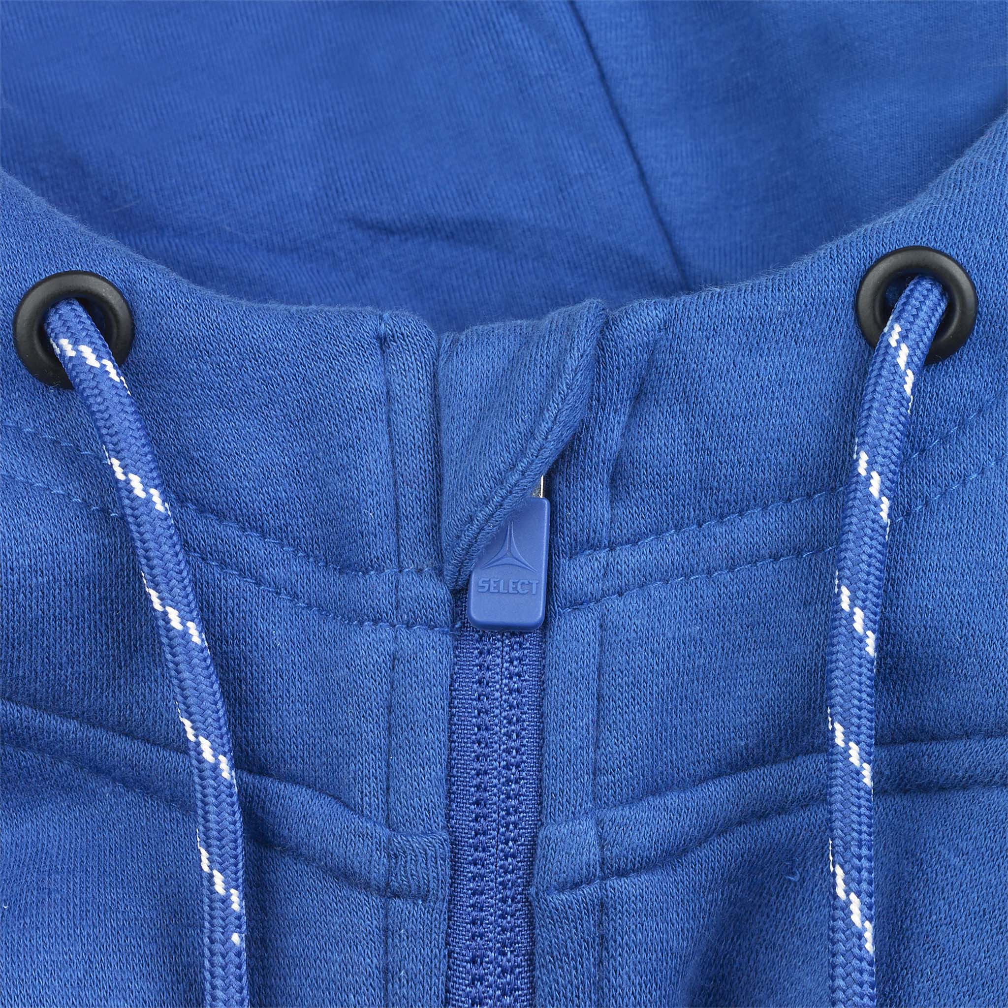 Nærbilde av blå Zip hoodie Oxford v25 fritidsklær med glidelås, hette og snorer.