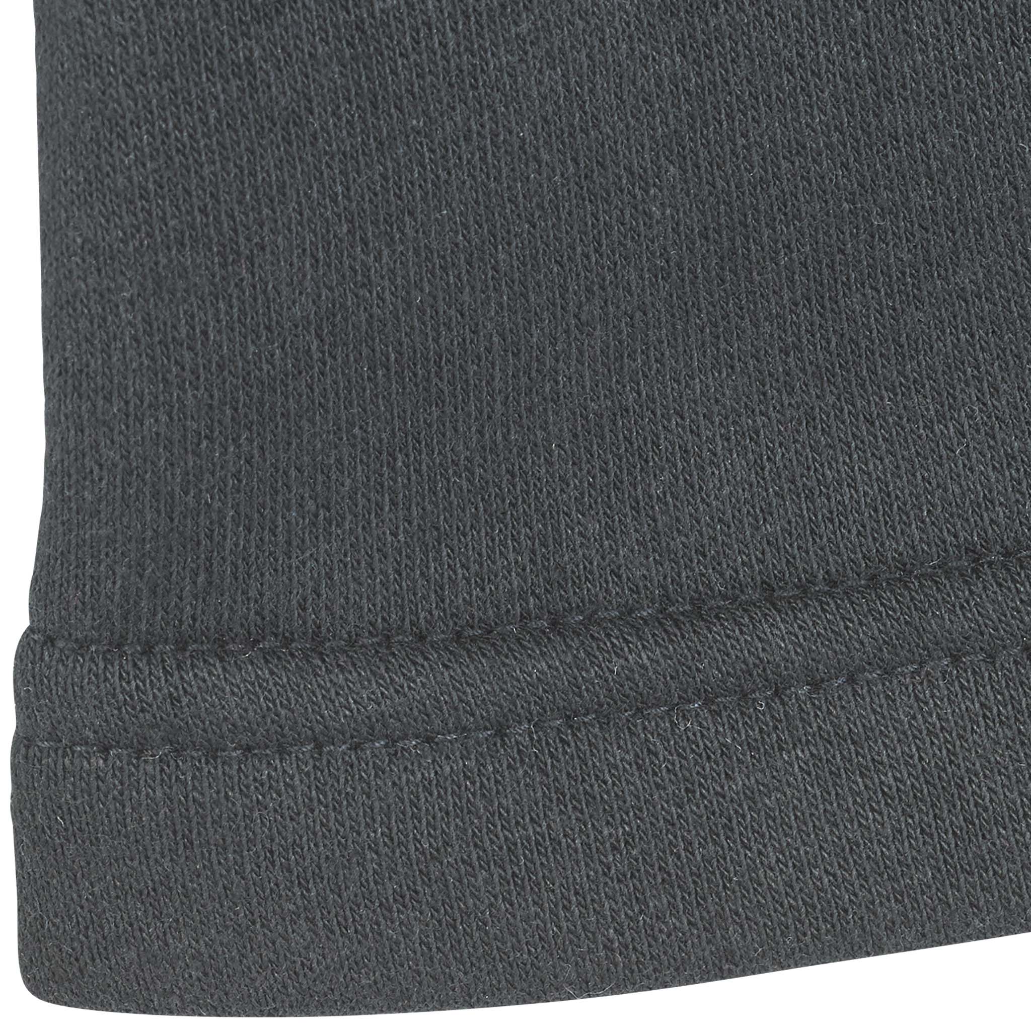 Nærbilde av sort Zip jacket Oxford v25 fritidsklær, som viser ribbet mansjett og sydd sømdetalj.
