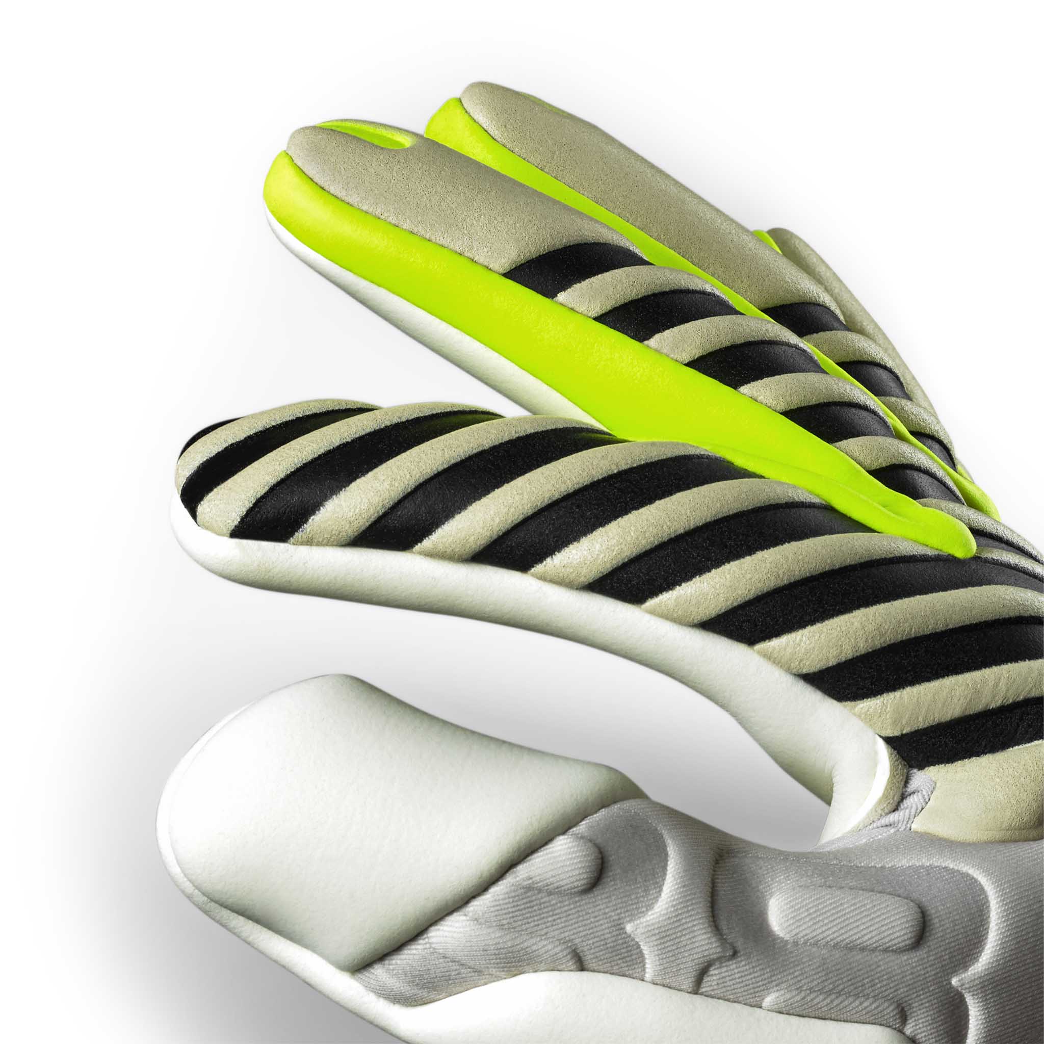 Nærbilde av GK gloves 88 Pro Grip v26 keeperhansker med sort, hvit og neongul stripet fotballgrep.