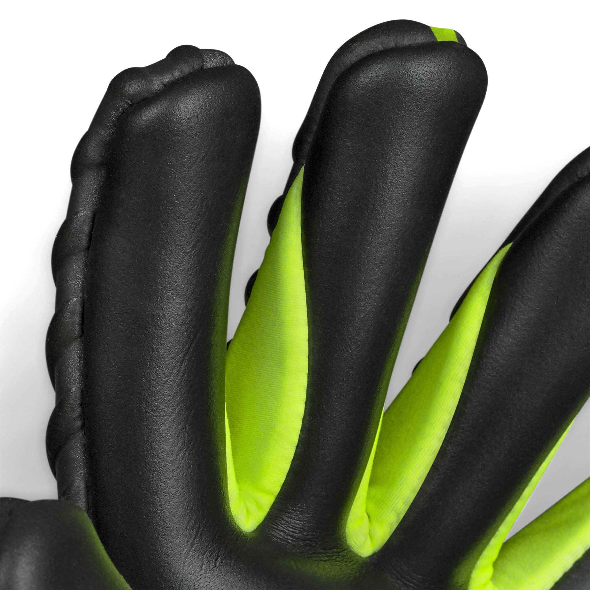 Closeup af sorte og grønne GK gloves 90 Flexi Pro v26 målmandshandsker med detaljeret fingerpolstring.