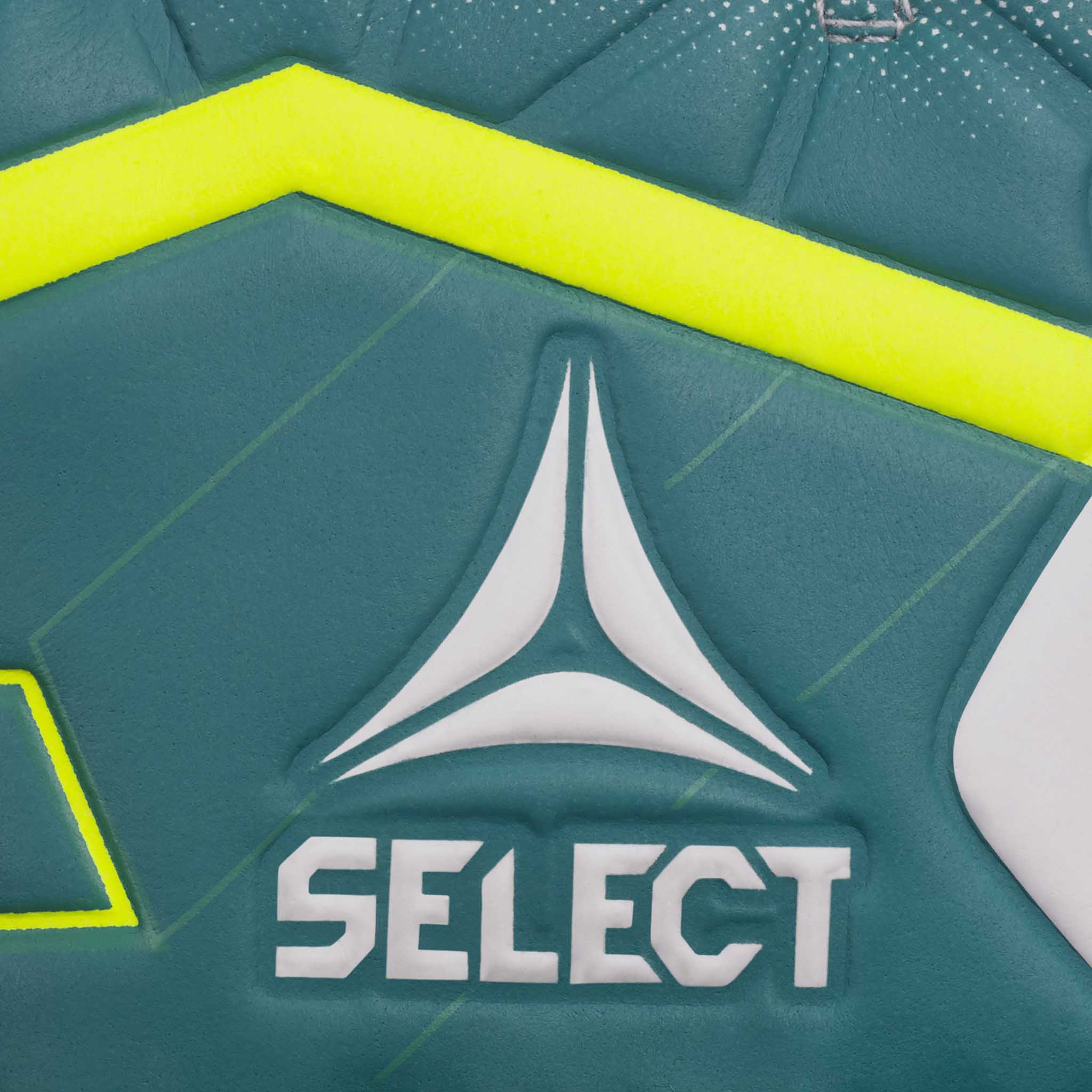 Nærbilde av GK gloves 04 Protection v26 keeperhansker med grønn flate, hvit Select-logo og neongul kant
