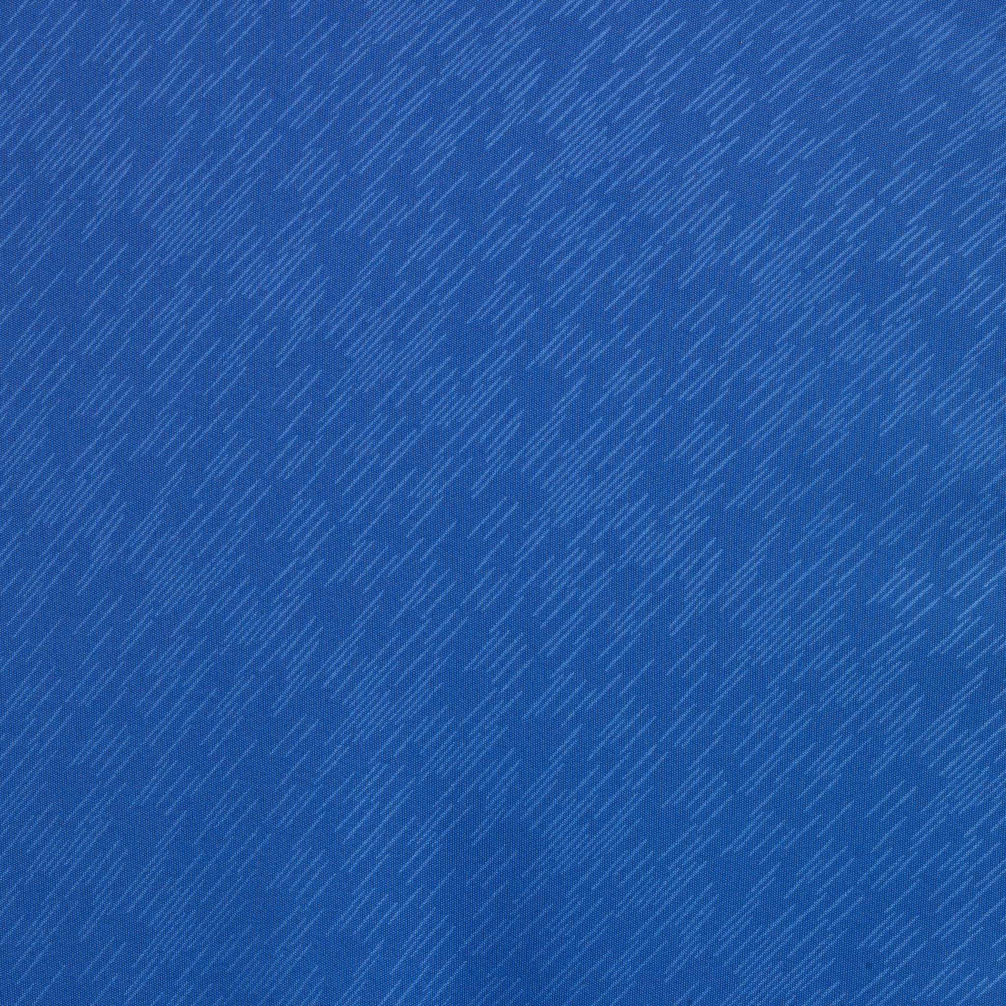 Nærbilde av Player shirt S/S Pisa X, Kamp- & treningstøy, i blått med subtile teksturerte diagonale linjer.