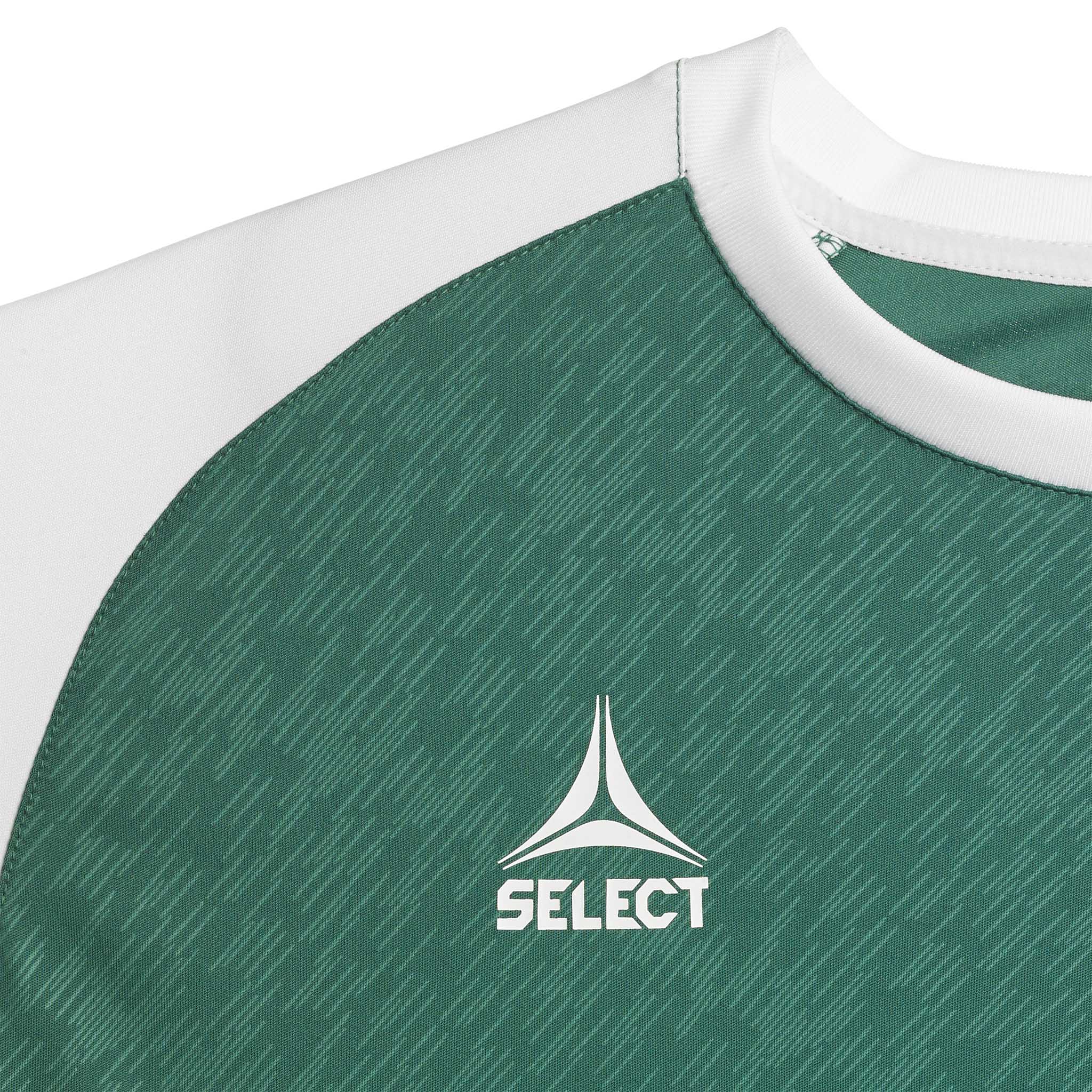 Nærbilde av grønn og hvit Player shirt S/S Pisa X, Match & Training wear, med Select-logo og stoffstruktur.