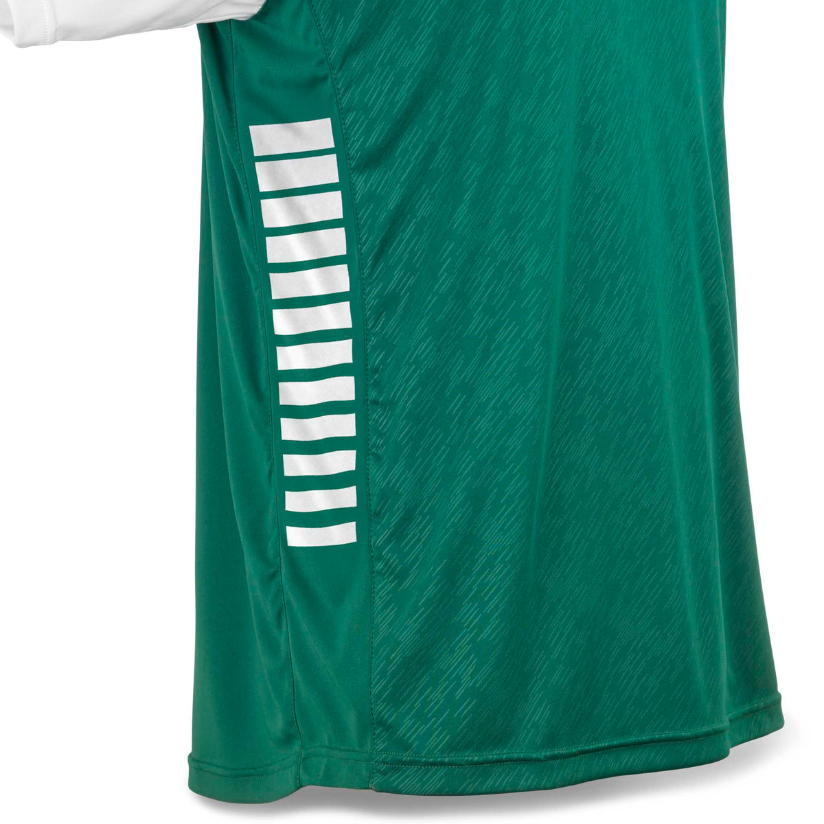 Nærbilde av grønn Player shirt S/S Pisa X med hvit stripet detalj, Match & Training wear