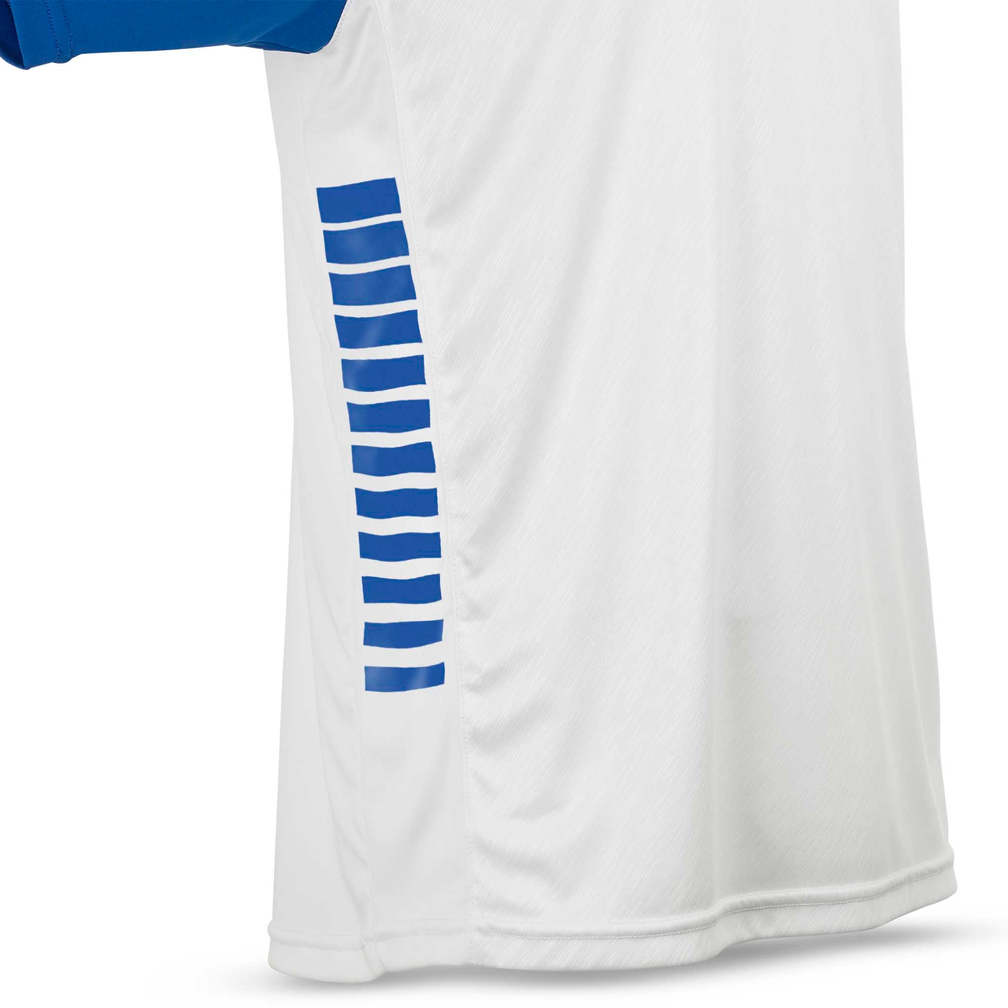Nærbilde av hvit Player shirt S/S Pisa X Match & Training wear med blåstripet detalj på siden.