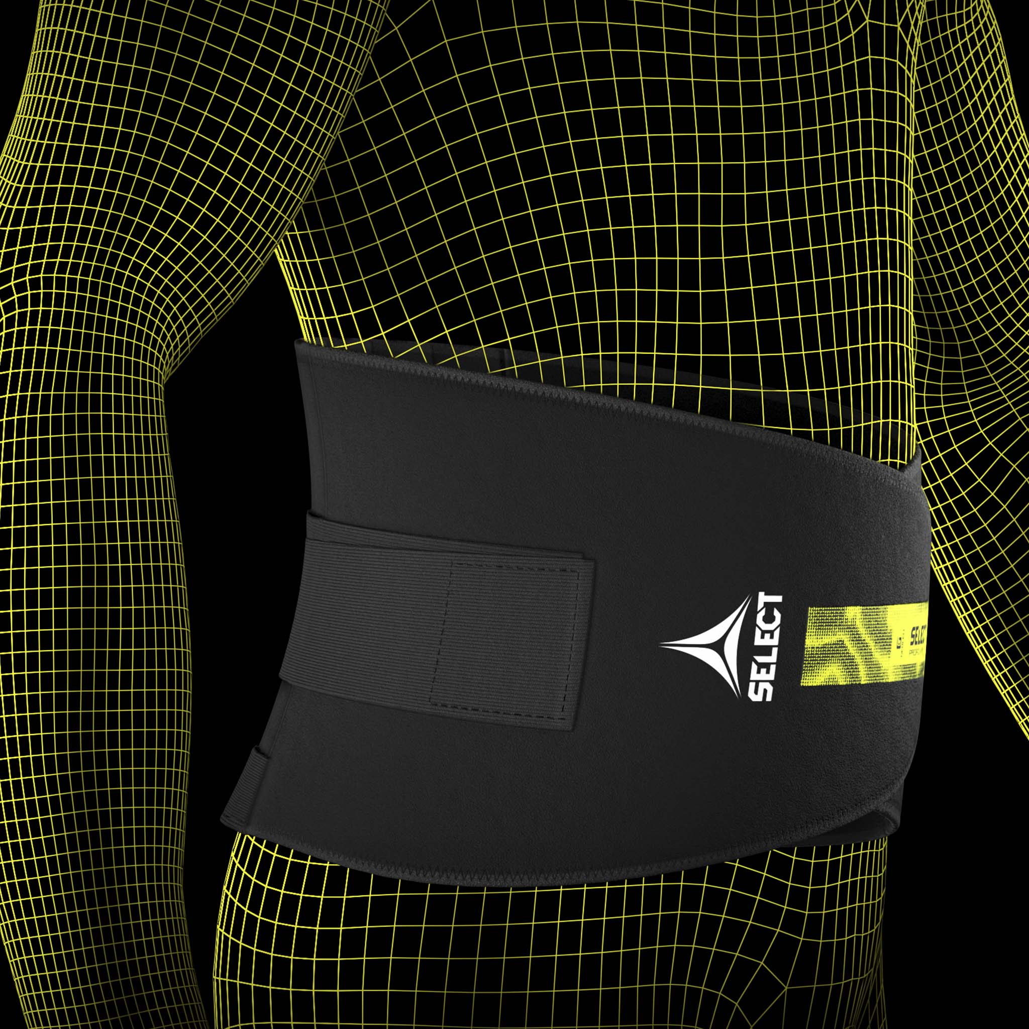 Svart Back support Splint sportsstøtte med grønne detaljer, båret på modellens korsrygg, sett fra siden.