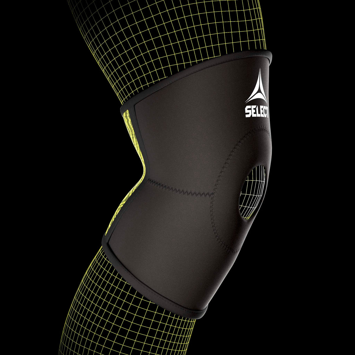 Svart Knee Support Patella sportsstøtte med grønne detaljer og patellaåpning, vist på en modells ben.