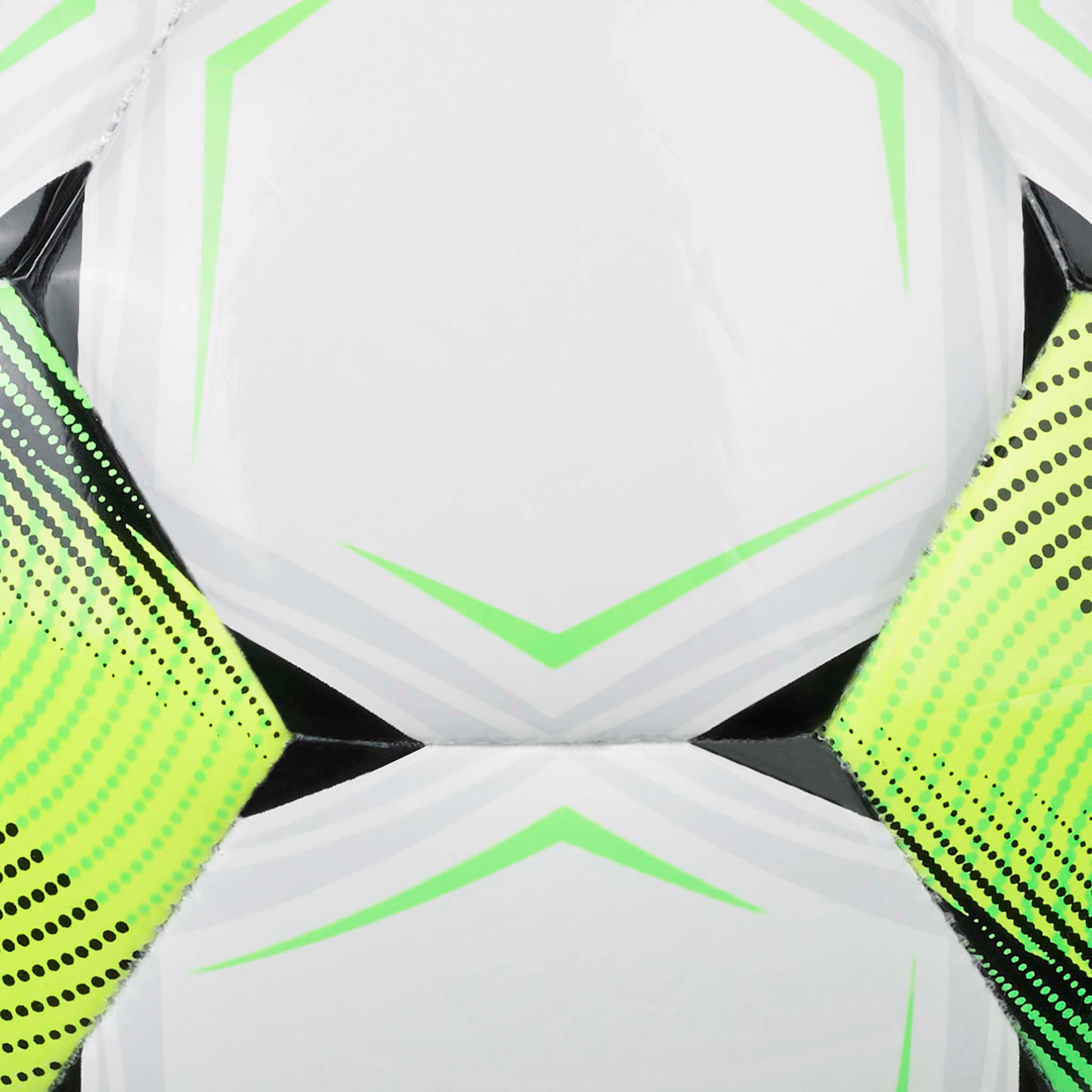 Nærbilde av Contra v26 fotball med hvite paneler og grønne, svarte og gule geometriske detaljer.