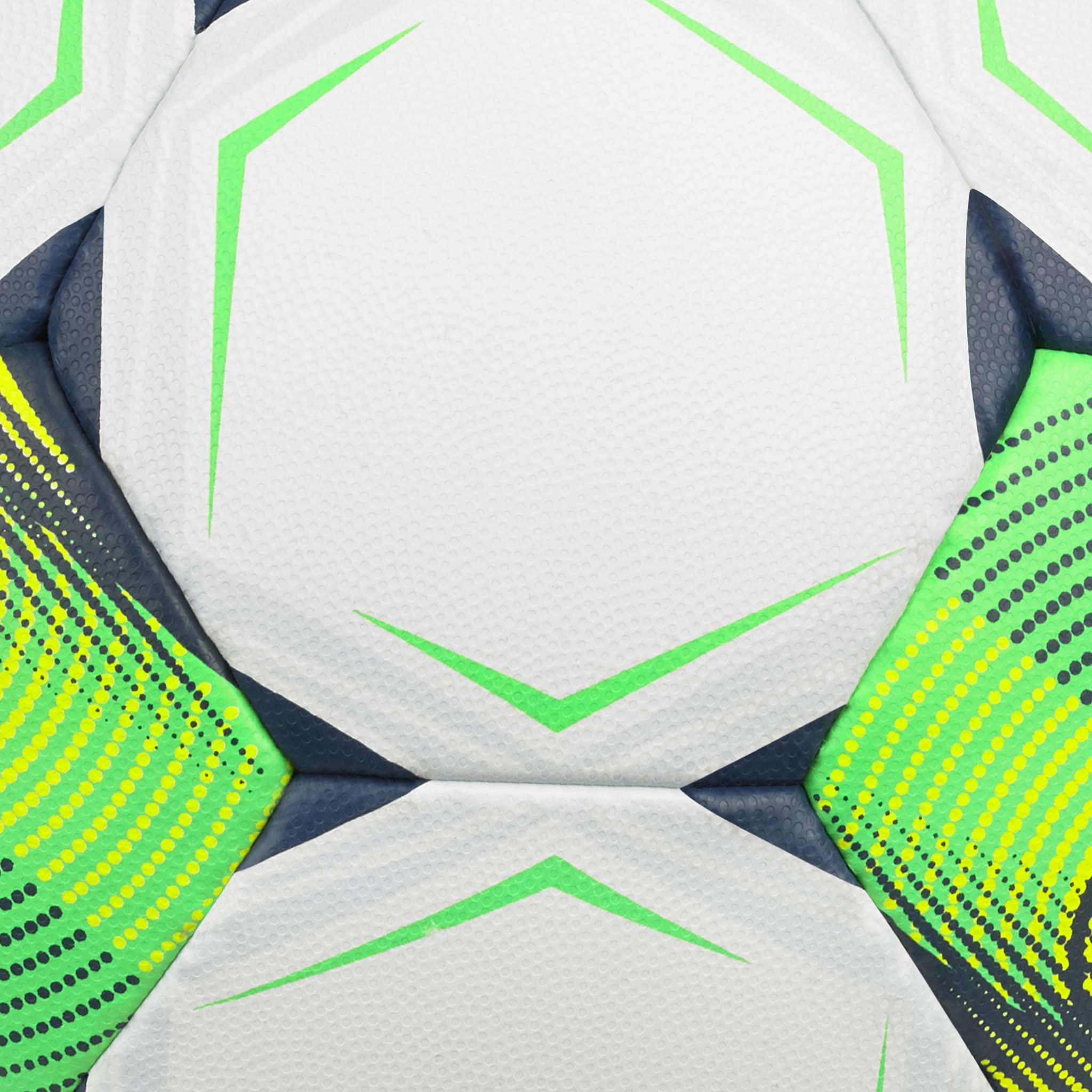 Nærbilde av Goalie Reflex v26 fotball, hvite paneler med grønne, gule og marineblå detaljer.