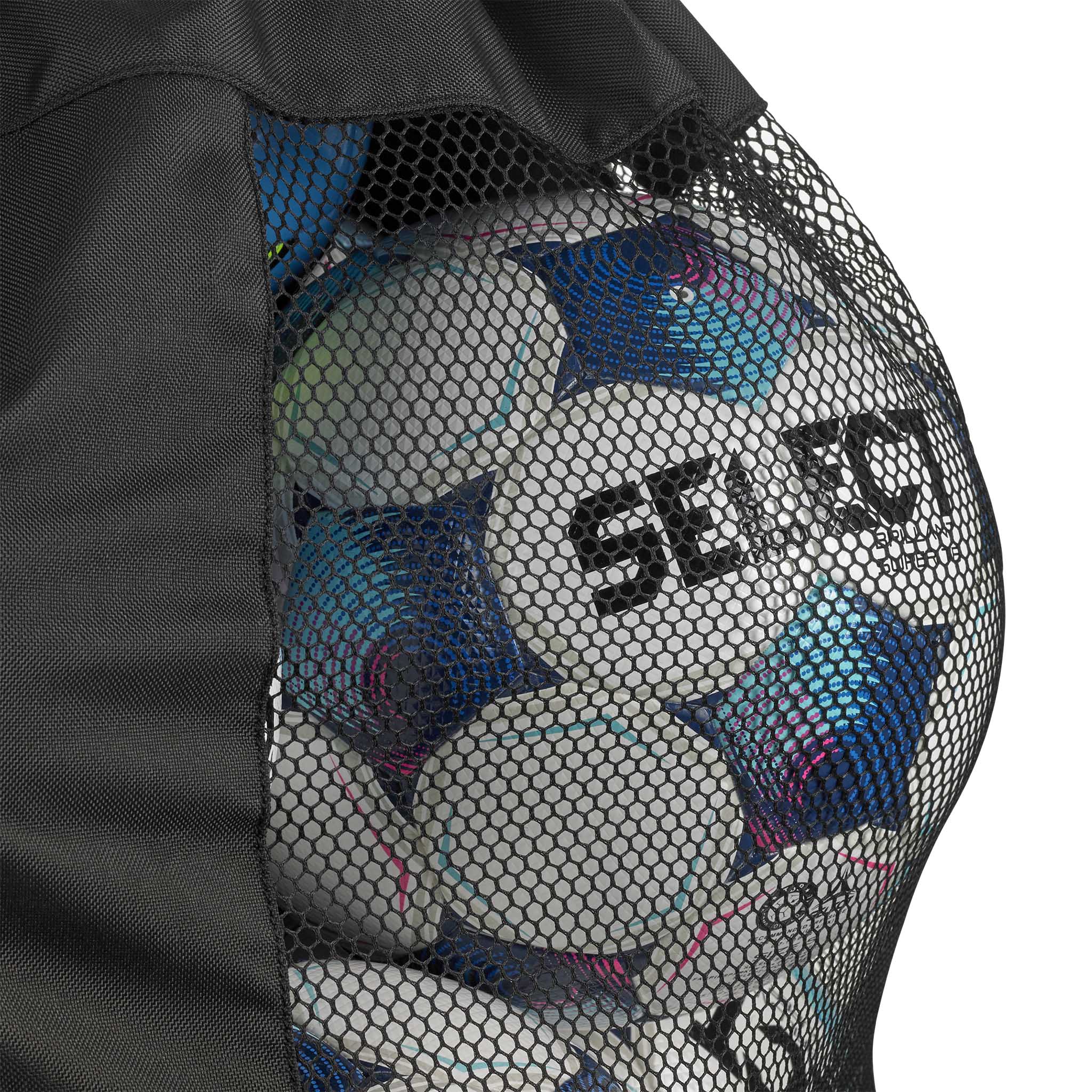 Nærbilde av svart nett Football bag Select 10-12 balls v26, sportsbag med blå og hvite fotballer.