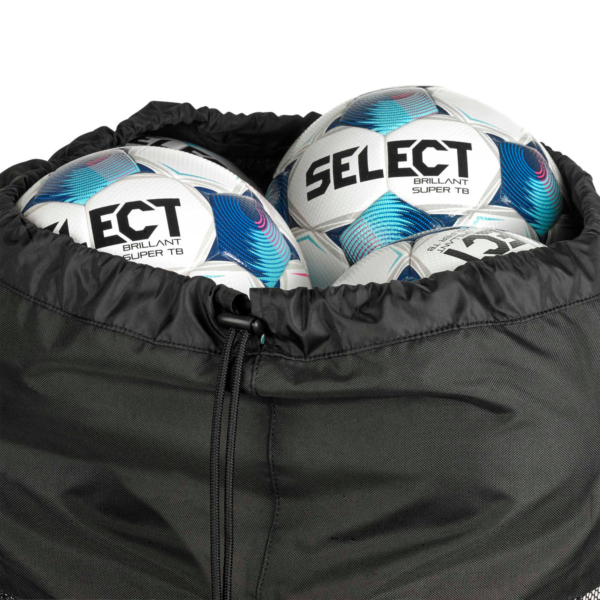 Nærbillede af sort Football bag Select 18-20 balls v26 fra Sportstasker med hvide fodbolde med blå detaljer indeni.