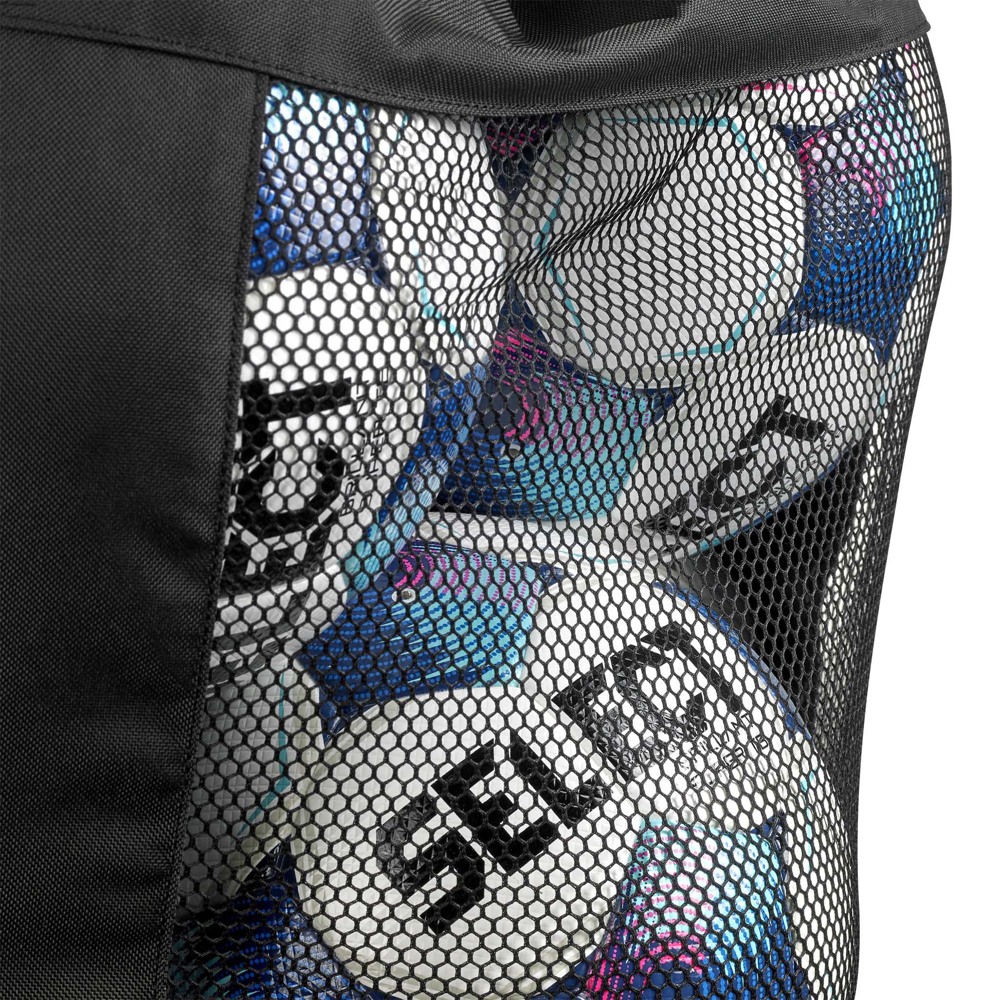 Nærbilde av sort Football bag Select 18-20 balls v26 netting-side med blå og rosa baller inni. Sportsbager.