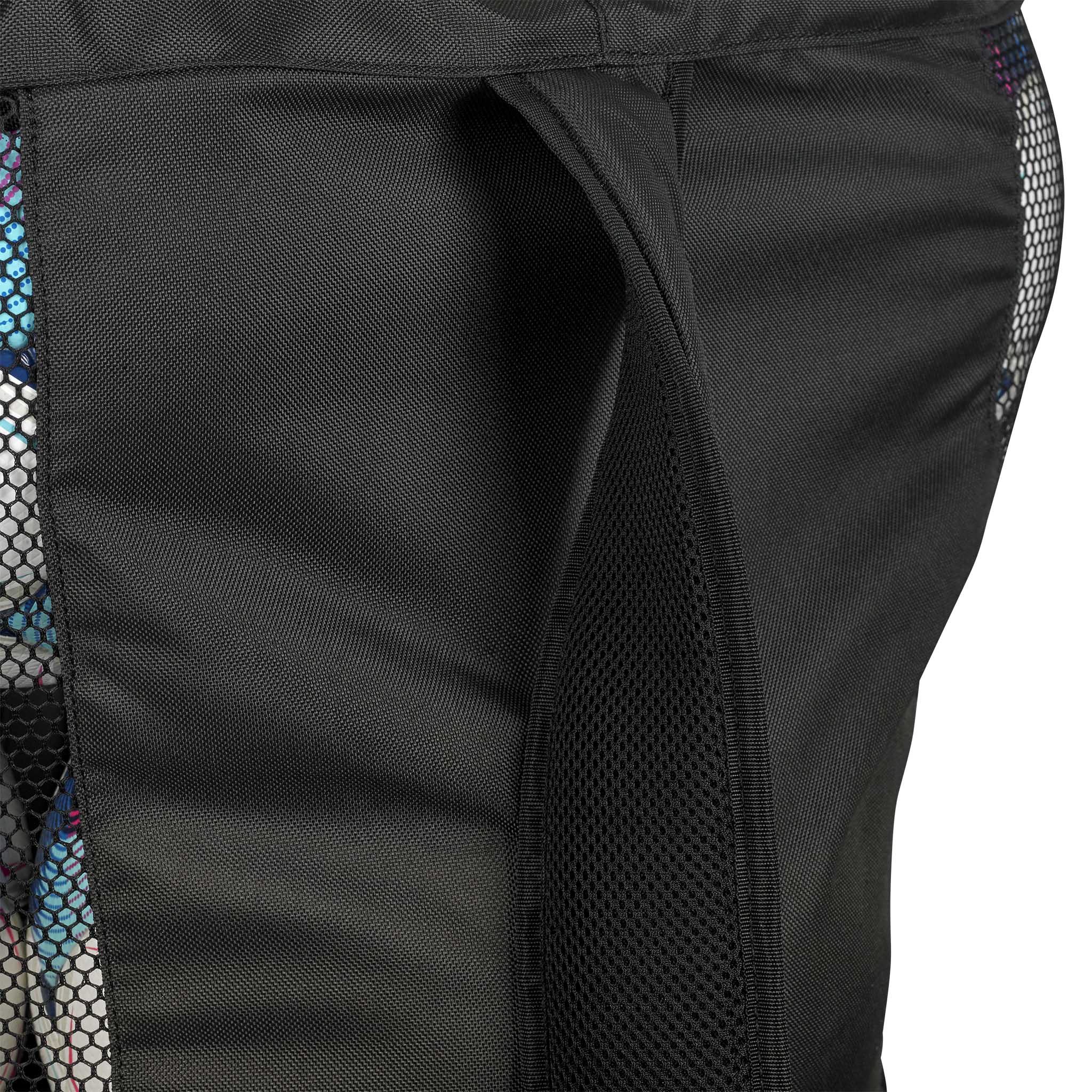 Nærbilde av sort Football bag Select 18-20 balls v26 fra Sportsbager, med mesh-sidepanel og polstret rem.
