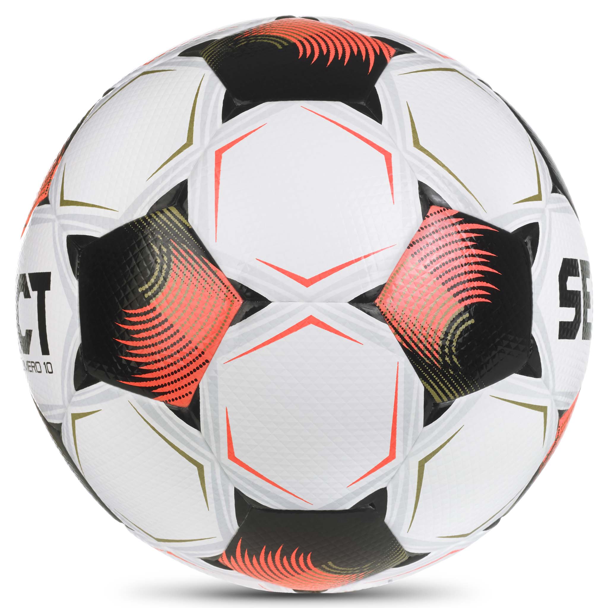 Numero 10 v26 fotball i hvitt med svarte, røde og oransje detaljer, sett fra høyre side