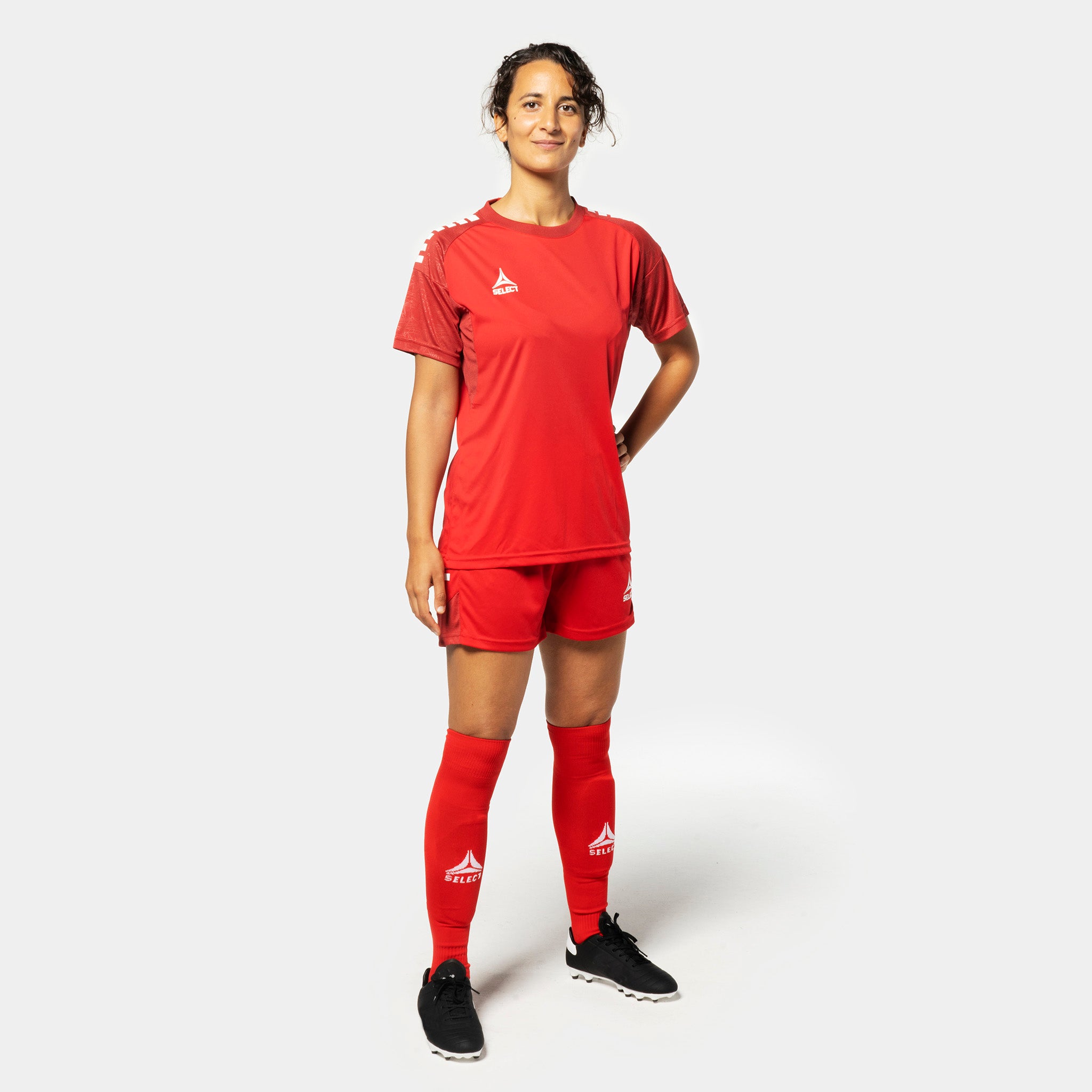 Kvinnelig fotballspiller i rød Player shirt S/S & shorts Spain woman v25, Match & Training wear, sett forfra