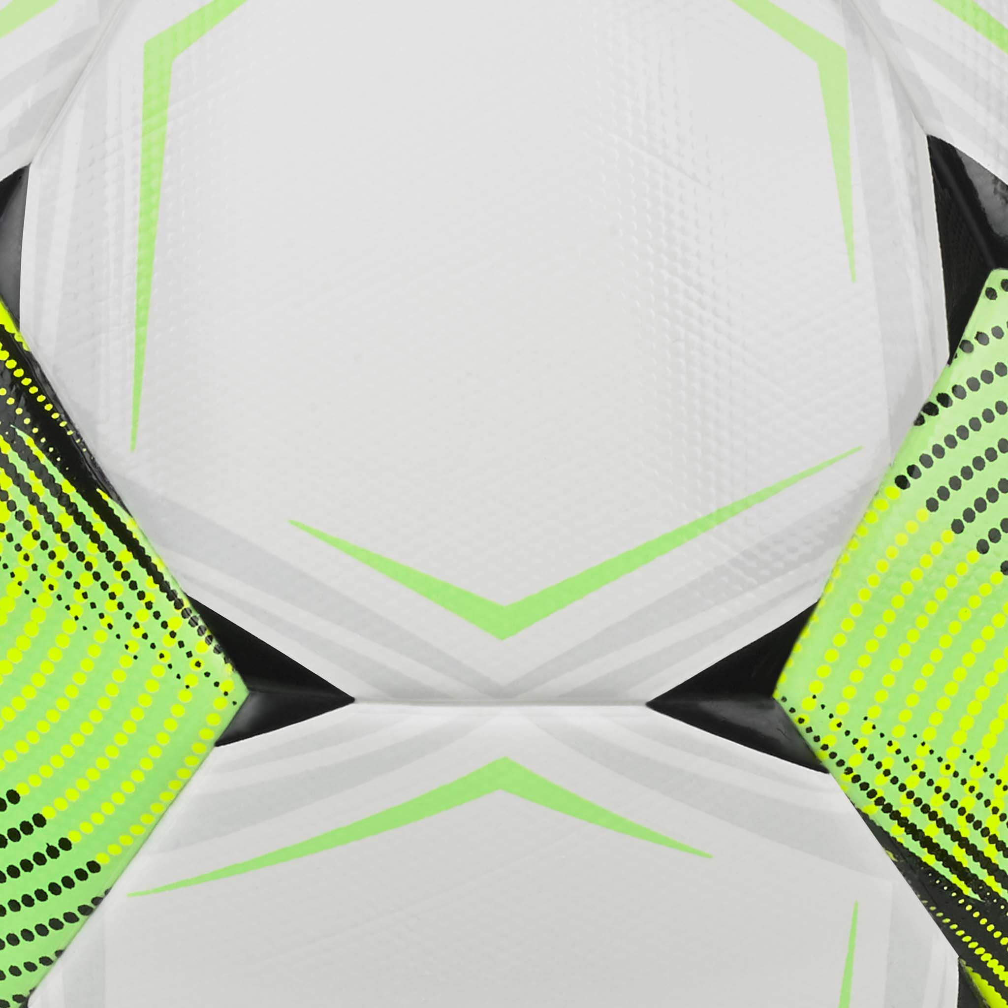 Nærbilde av Futsal Mimas v26 ball med hvite, grønne og svarte teksturerte paneler og pildetaljer.